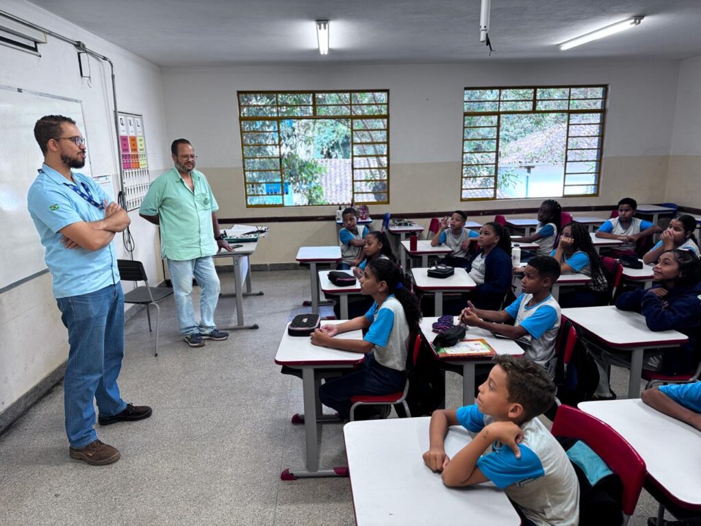 Alunos resgatam história da Cavalhada de Brumal em confecção de livros de pano