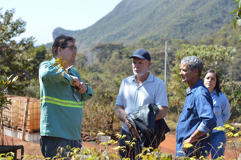 Pais visitam a MR Mineração